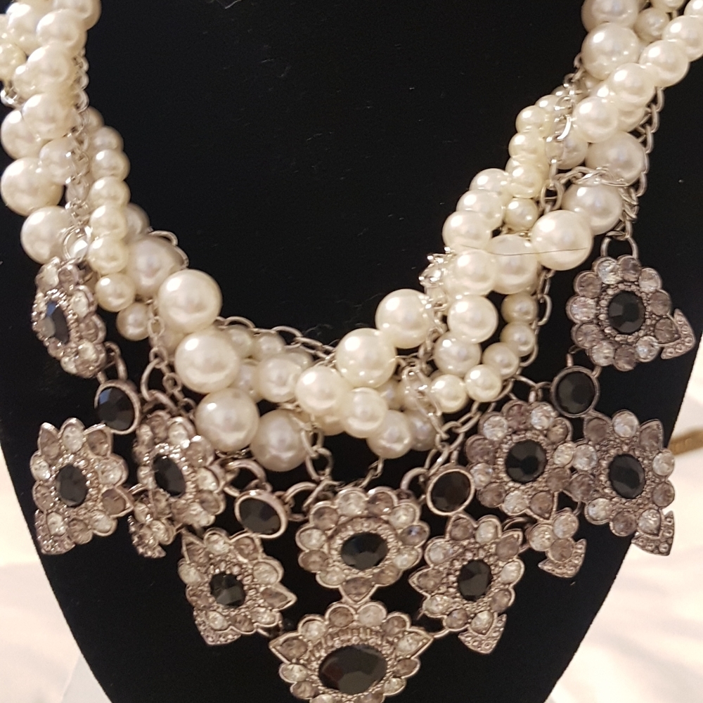 Gorgeous choker.